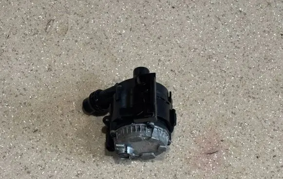 BMW M5 F90 Electric auxiliary coolant/water pump 8638237