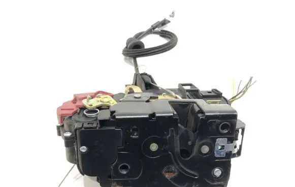 Skoda Octavia Mk2 (1Z) Front door lock