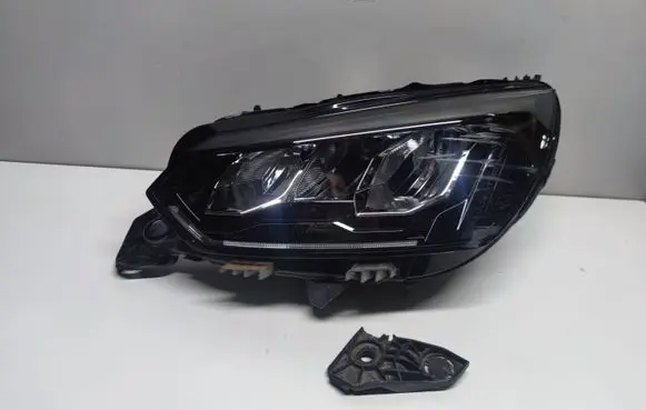 Peugeot 208 Headlight/headlamp 9833036380