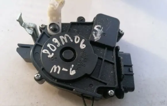 Mazda 6 Central locking motor K33R