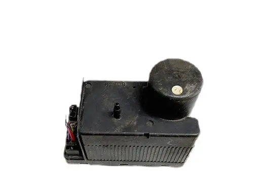 Mercedes-Benz C W202 Central locking vacuum pump 2028001048