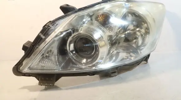 Toyota Auris 150 Headlight/headlamp 8115002540