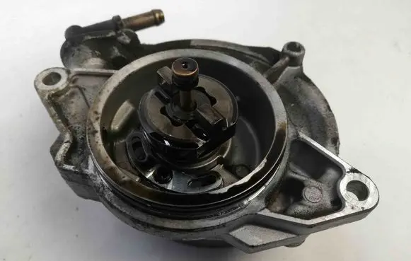 Audi A5 8T 8F Vacuum pump 08T3010787