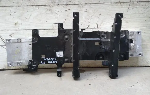 Opel Mokka B Engine mounting bracket 9826322080