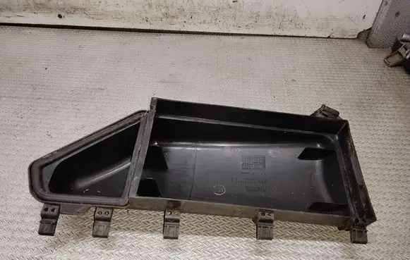 BMW 5 E60 E61 Air filter box cover 64316913503