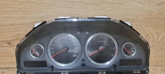 Volvo S80 Speedometer (instrument cluster) 8673089