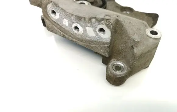 Opel Insignia A Engine mounting bracket 55566020 428702815