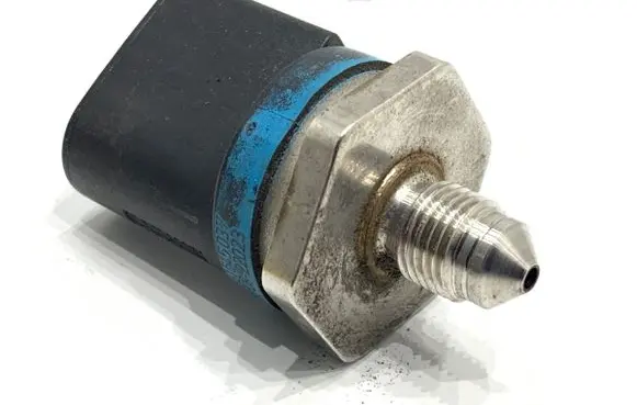 Audi A6 Allroad C6 Fuel pressure sensor 06H906051A