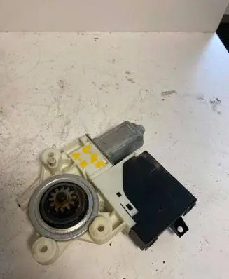 Volvo V50 Rear door window regulator motor 30739182AC 973626102 07W082