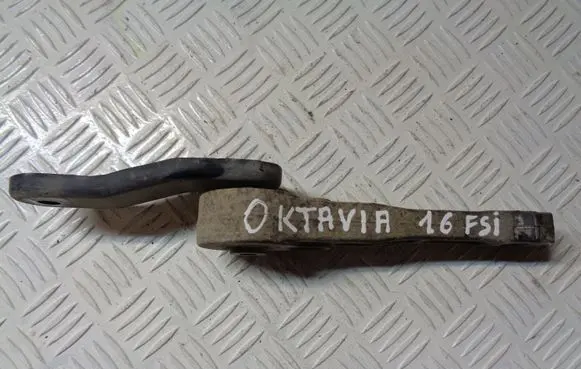 Skoda Octavia Mk2 (1Z) Engine mount bracket 1K0199855