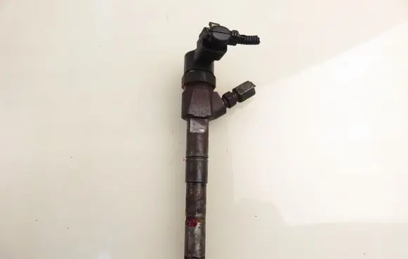 Opel Astra H Fuel injector 0445110159
