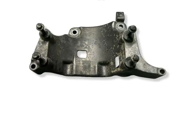 Volvo XC40 Generator/alternator bracket 31480101