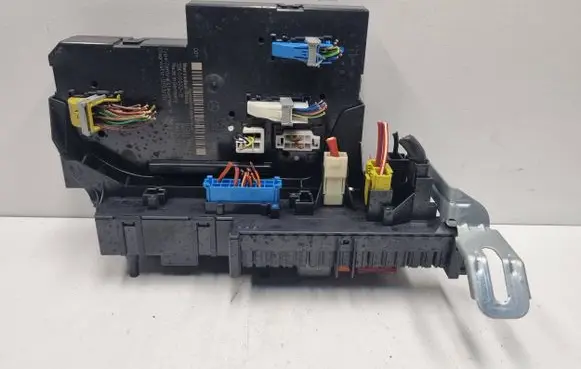 Mercedes-Benz C W204 SAM control unit A2049060205 2049060205 5DK01102211
