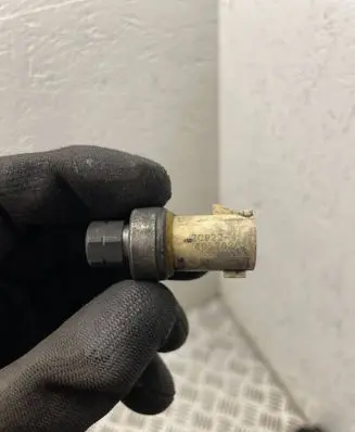 Air conditioning (A/C) pressure sensor