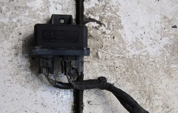 Mazda CX-5 Glow plug pre-heat relay SH01-18650