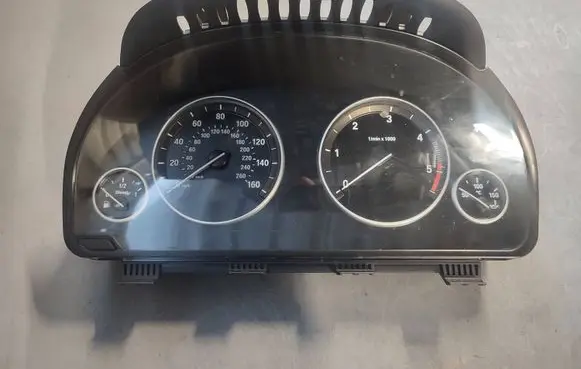 BMW 5 F10 F11 Speedometer (instrument cluster) 9249347