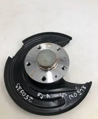 Seat Leon IV Rear wheel hub 5wa615611