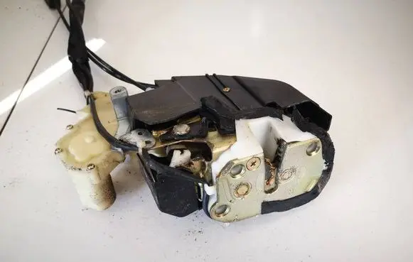 Lexus RX 300 Rear door lock