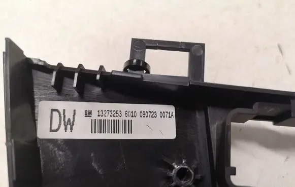 Opel Insignia A Radio/GPS head unit trim 13273253