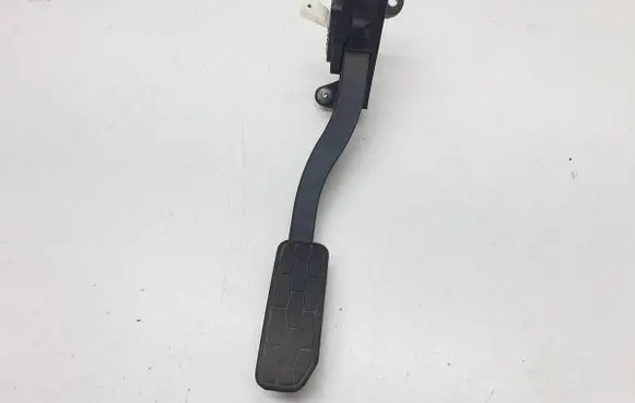 Jaguar F-Pace Accelerator throttle pedal