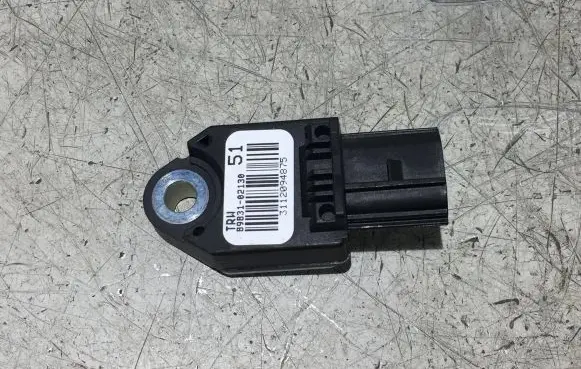 Toyota Auris E180 Airbag deployment crash/impact sensor 8983102130