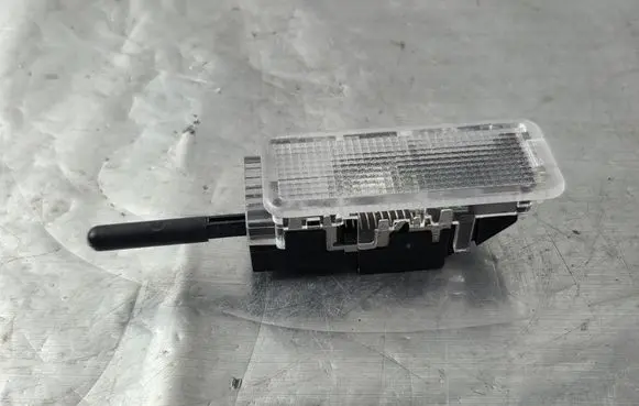 Peugeot 3008 II Glove box light 
