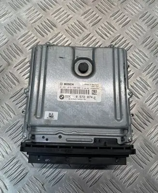 BMW 5 F10 F11 Engine control unit/module 8572874