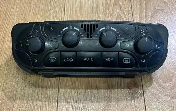 Mercedes-Benz CLK A209 C209 Climate control unit A2098300085 9140010497 D247134