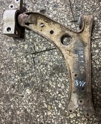 Volkswagen Golf V Front lower control arm/wishbone