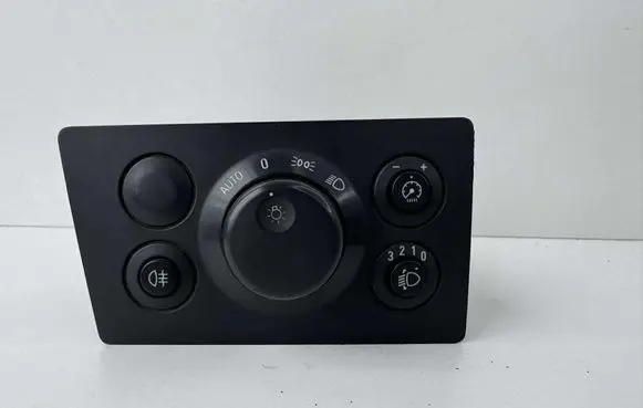 Opel Zafira B Light switch 13205867 LK04060120 0595
