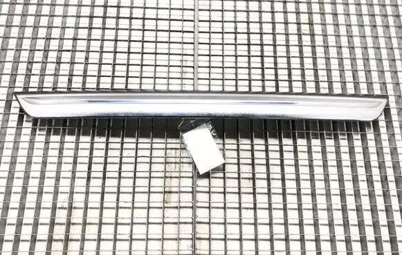 Honda FR-V Trunk door license plate light bar 