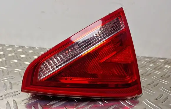 Audi A5 8T 8F Tailgate rear/tail lights 8T0945094