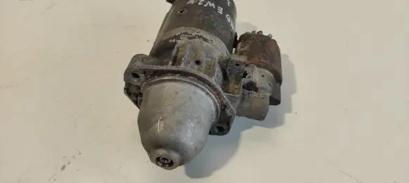 Mercedes-Benz E W210 Starter motor 0001218162 9001338014