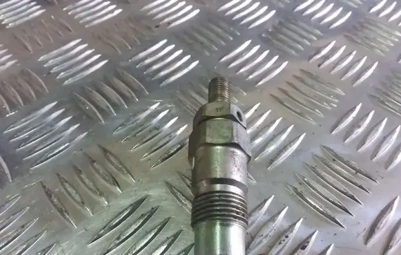 Nissan Primera Fuel injector 71A1361