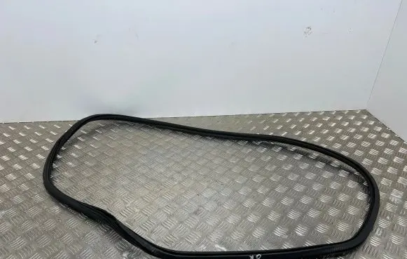 Rubber seal rear door