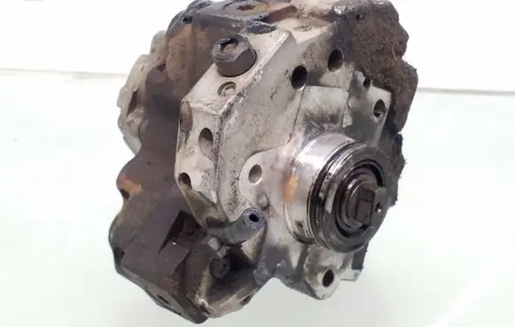 Volvo S60 Fuel injection high pressure pump 8642777 0445010043
