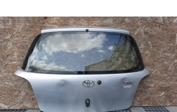 Toyota Yaris Verso Front vent window/glass (coupe) 