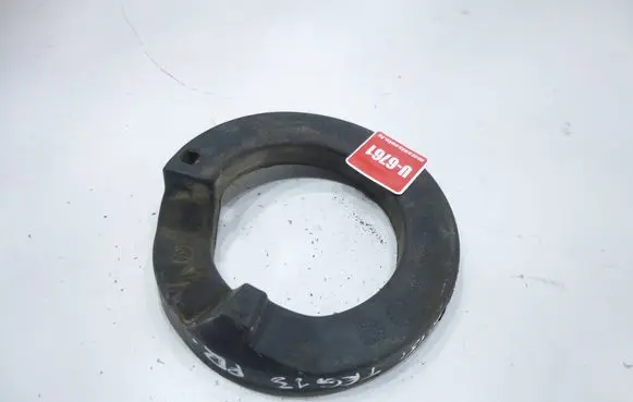 Volkswagen Touareg II Front coil spring rubber mount 7P0411189A