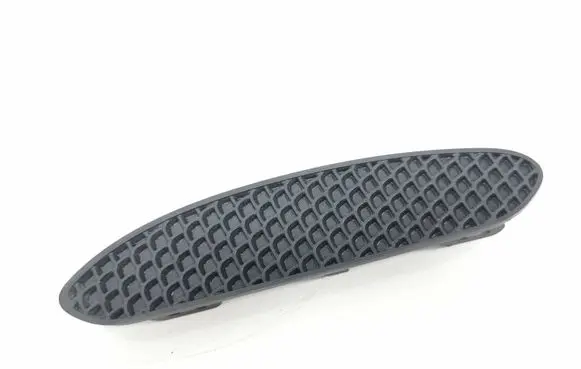 Rear bumper trim bar molding