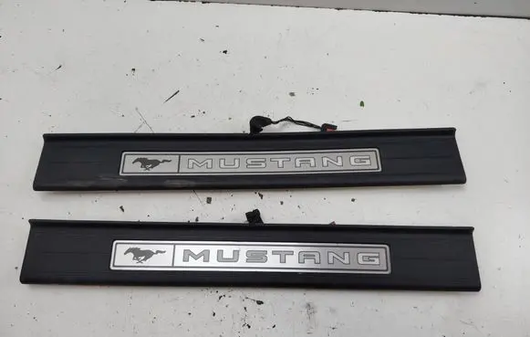 Ford Mustang VI Front sill trim cover FR3J6313222 FR3B6313222