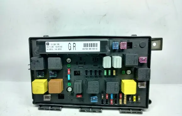 Opel Astra H Fuse module 13206745 5DK00866832