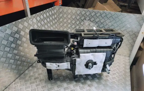 Hyundai Kona I Interior heater climate box assembly H309330420