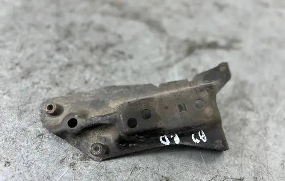 Audi A3 S3 A3 Sportback 8P Fender mounting bracket 8P0821131