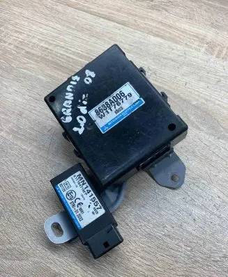 Mitsubishi Grandis Other relay 8638A006 MN141557 Clearance