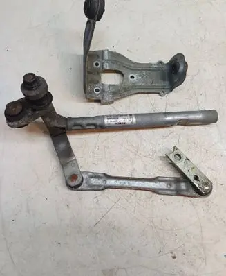 Seat Leon (1P) Front wiper linkage and motor 1P0955023C 3397020917