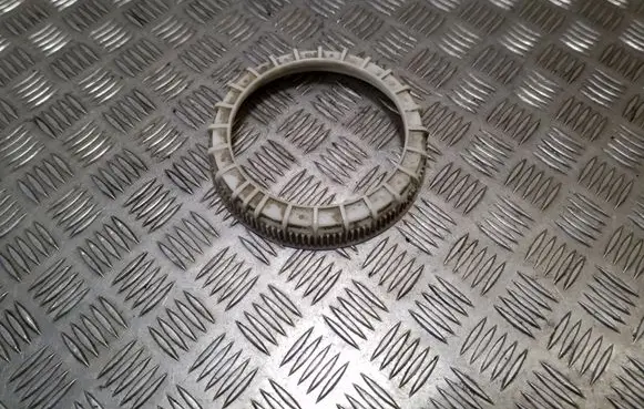 Lexus CT 200H In tank fuel pump screw locking ring/nut 