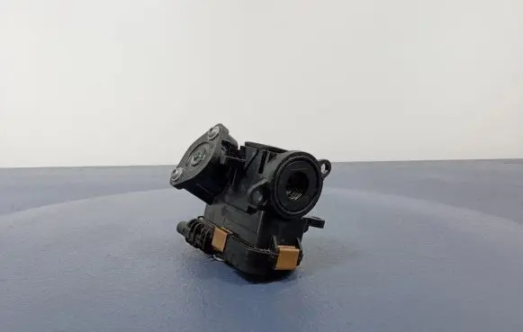 Thermostat/thermostat housing