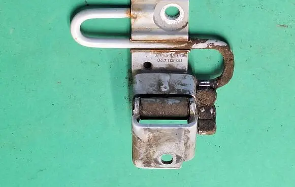 Volkswagen Caddy Front door lower hinge 1T08314120