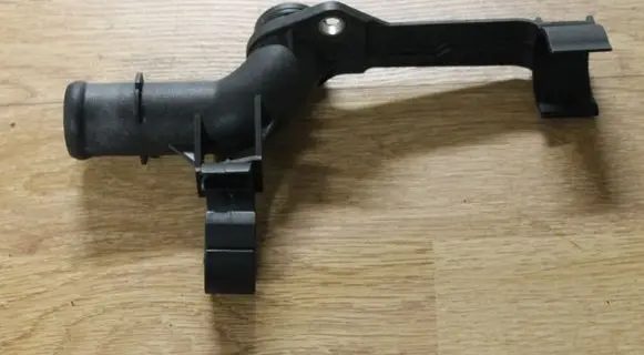 Mercedes-Benz C W203 Engine coolant pipe/hose a2712001352