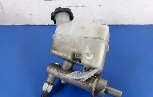 Hyundai Tucson JM Master brake cylinder BM1111002